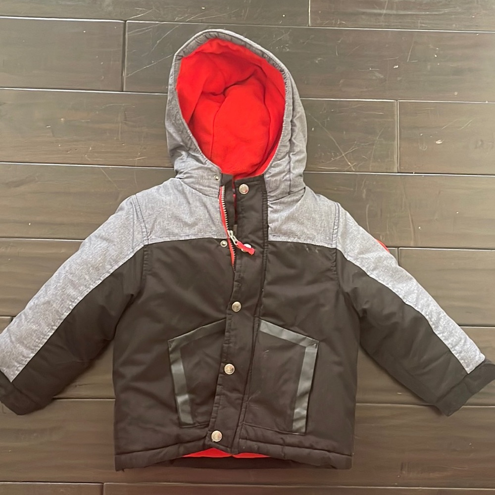 Kids winter coat, 4t Carters black/grey/red